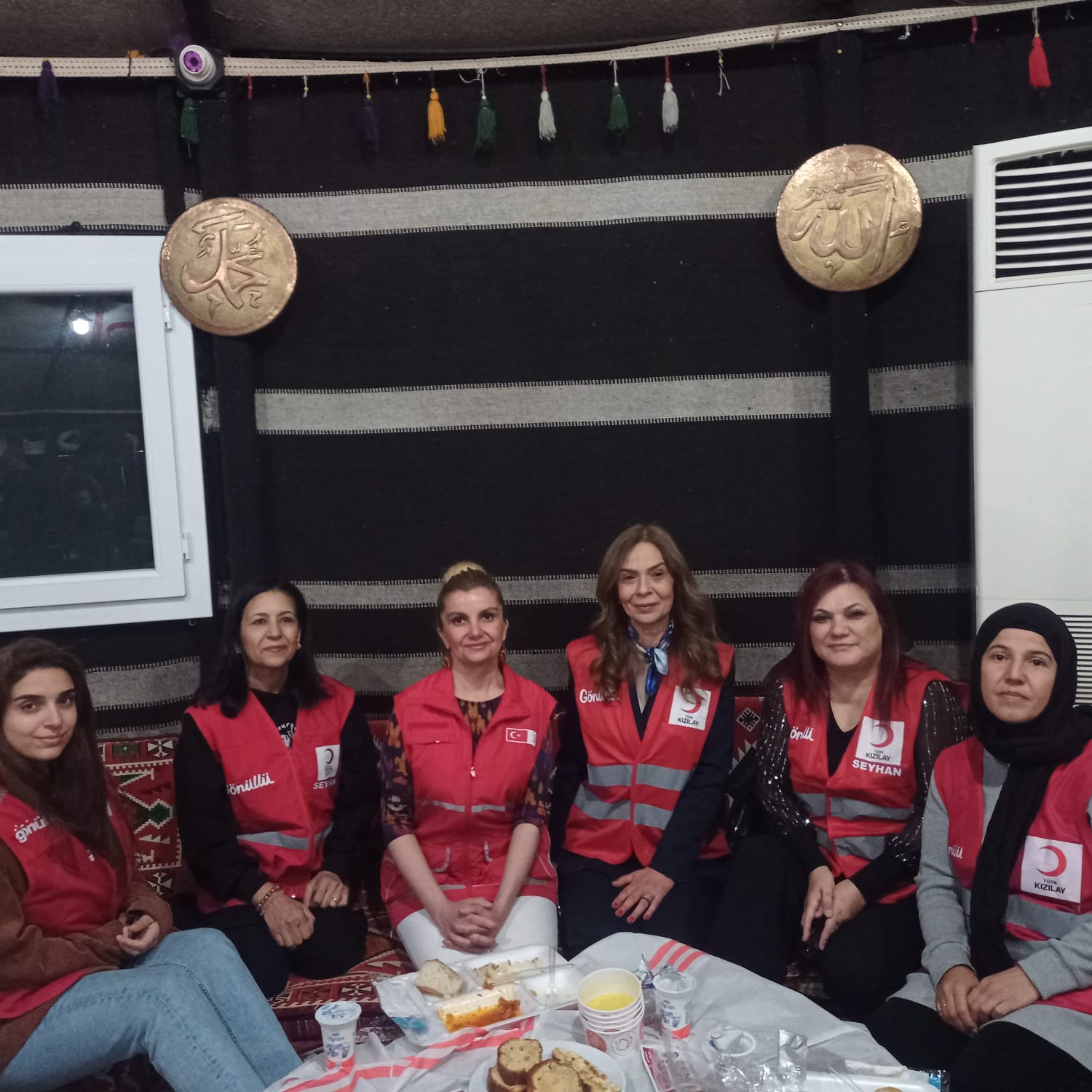 Türk Kızılay, Adana'da Üniversite Öğrencilerine İftar Verdi
